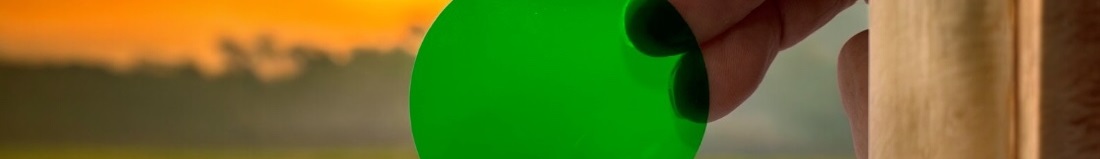 Grüne LED-Farbfolie im Sonnenuntergang – Lichtfilterfolie von Folien-Fischer in Leipzig, Dortmund, München, Bonn und Karlsruhe